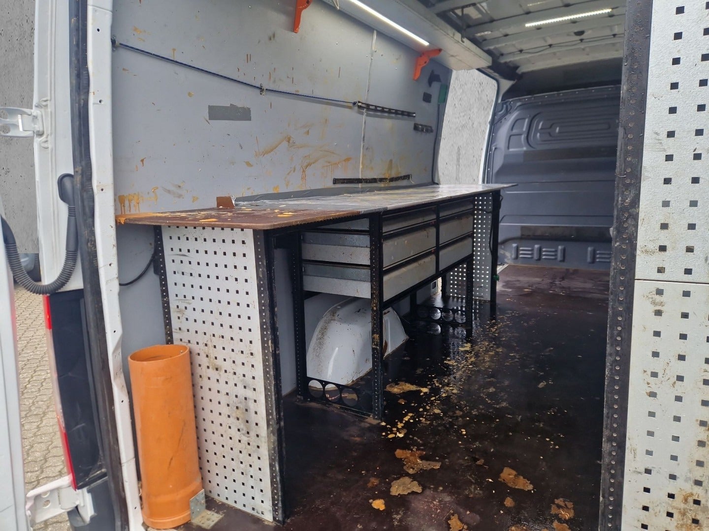 flexleasing-mercedes-sprinter-317-20-cdi-a3-kassevogn-aut-rwd-findleasing