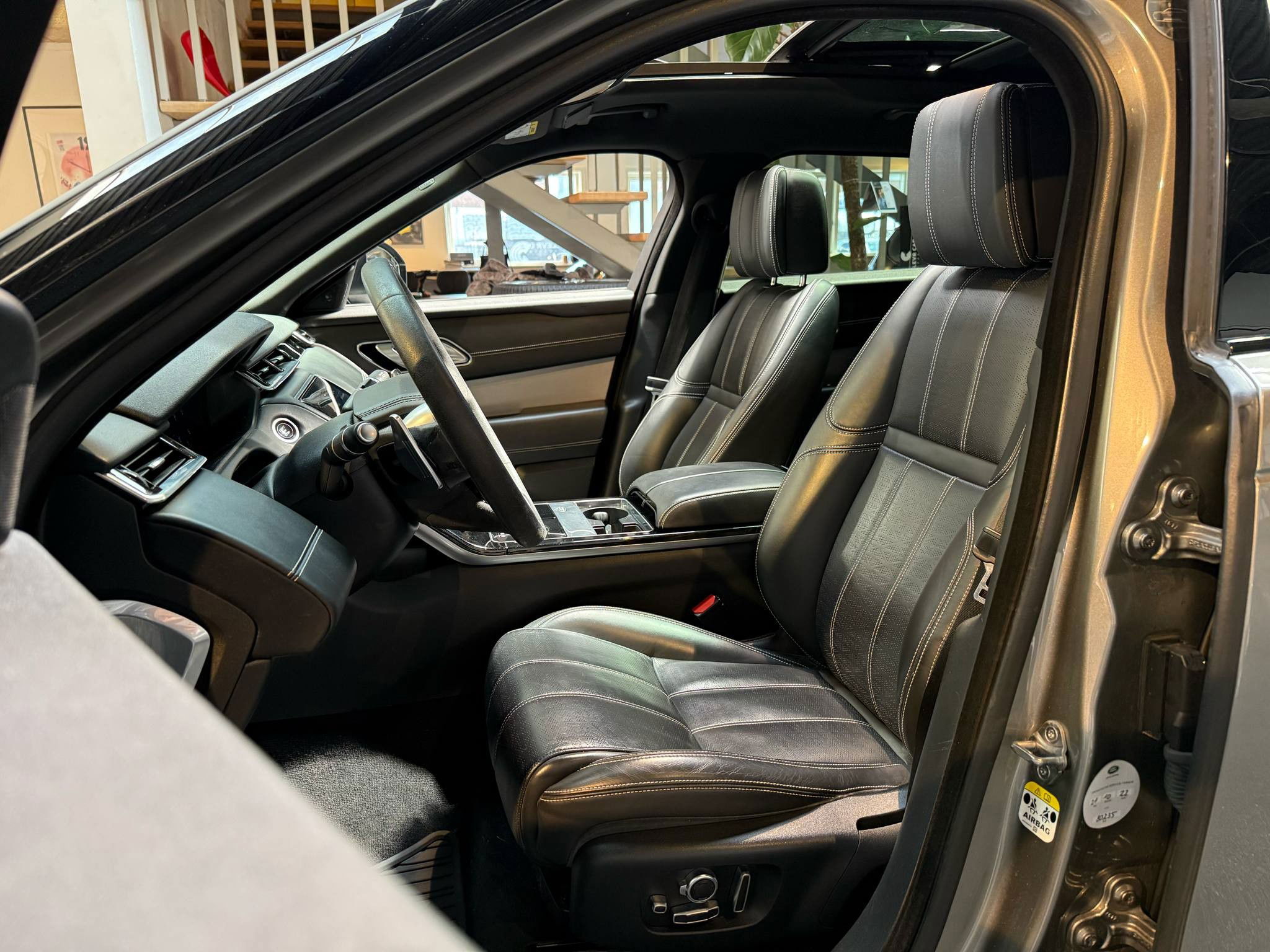 flexleasing-land-rover-range-rover-velar-d-300-30-v6-300-hk-awd-automatic-findleasing