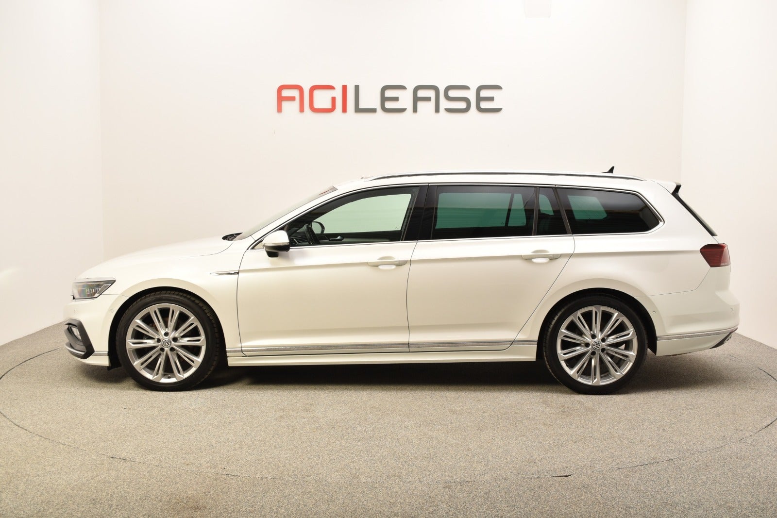 flexleasing-vw-passat-20-tdi-190-r-line-variant-dsg-4motion-5d-findleasing