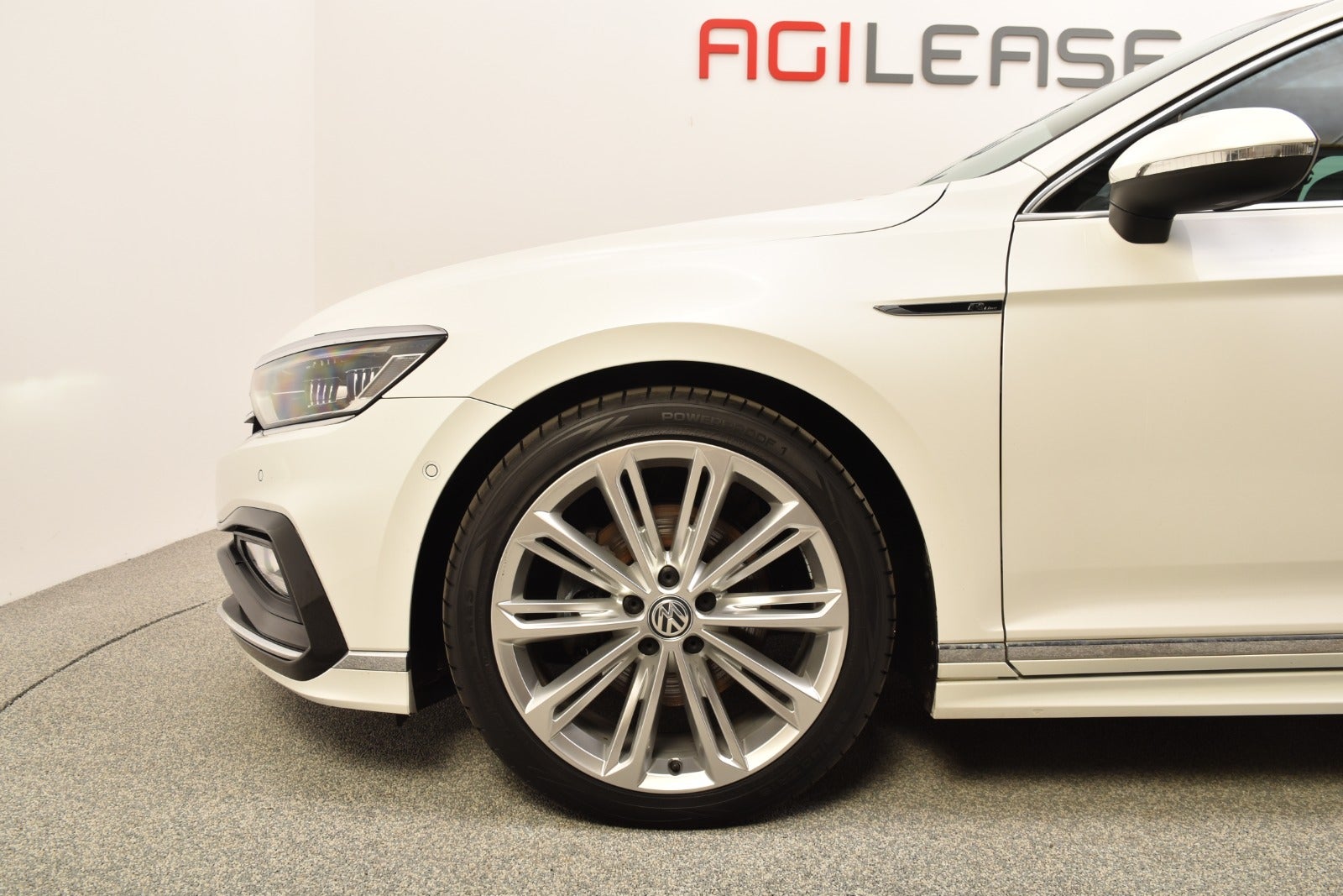 flexleasing-vw-passat-20-tdi-190-r-line-variant-dsg-4motion-5d-findleasing