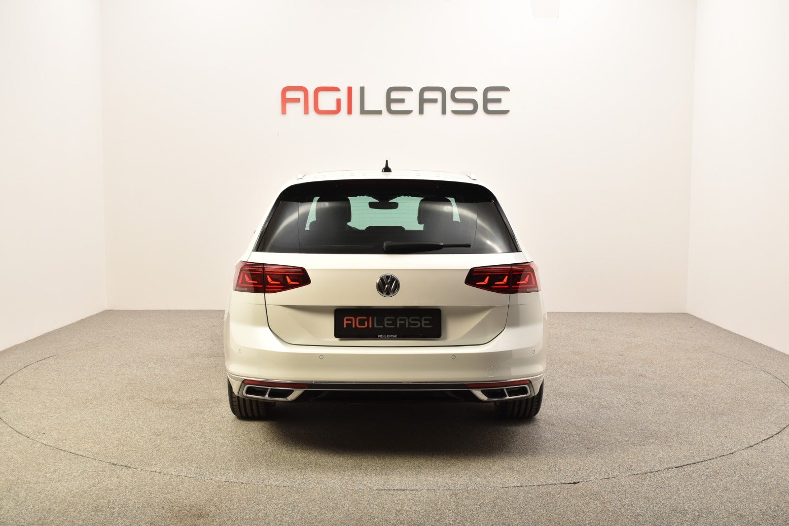 flexleasing-vw-passat-20-tdi-190-r-line-variant-dsg-4motion-5d-findleasing
