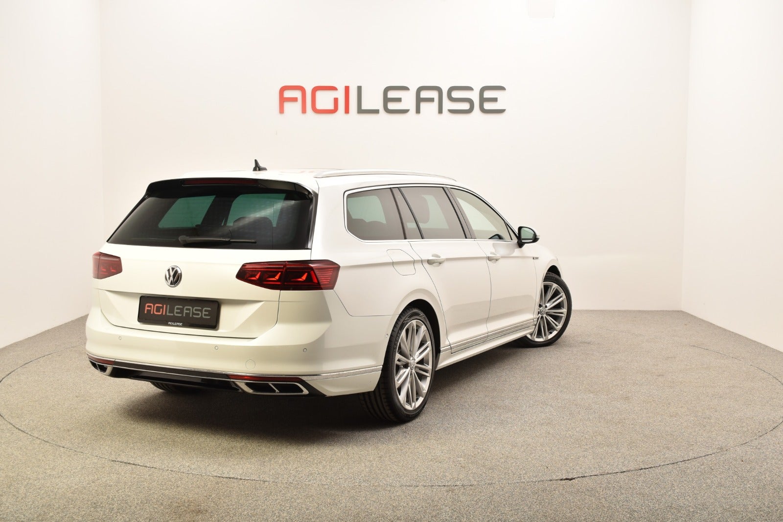 flexleasing-vw-passat-20-tdi-190-r-line-variant-dsg-4motion-5d-findleasing