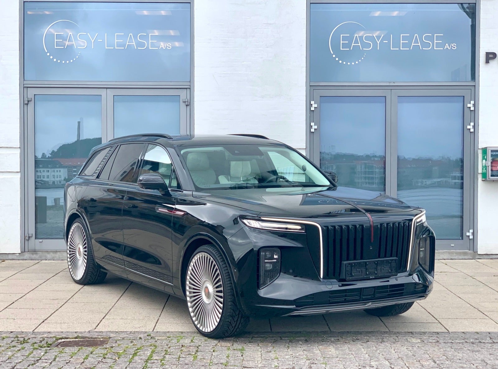 flexleasing-hongqi-e-hs9-99-exclusive-5d-findleasing