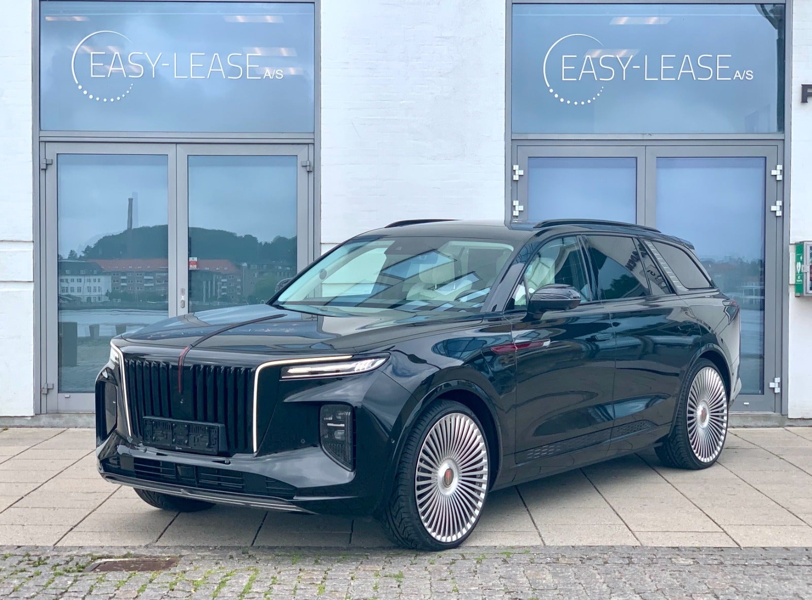 flexleasing-hongqi-e-hs9-99-exclusive-5d-findleasing