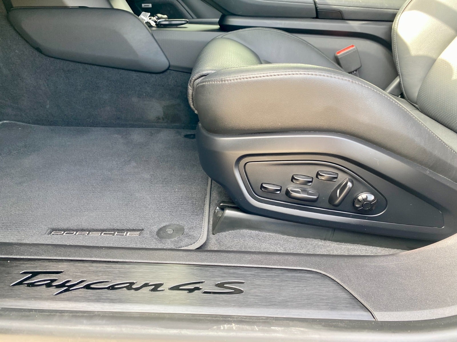 flexleasing-porsche-taycan-4s-4d-findleasing