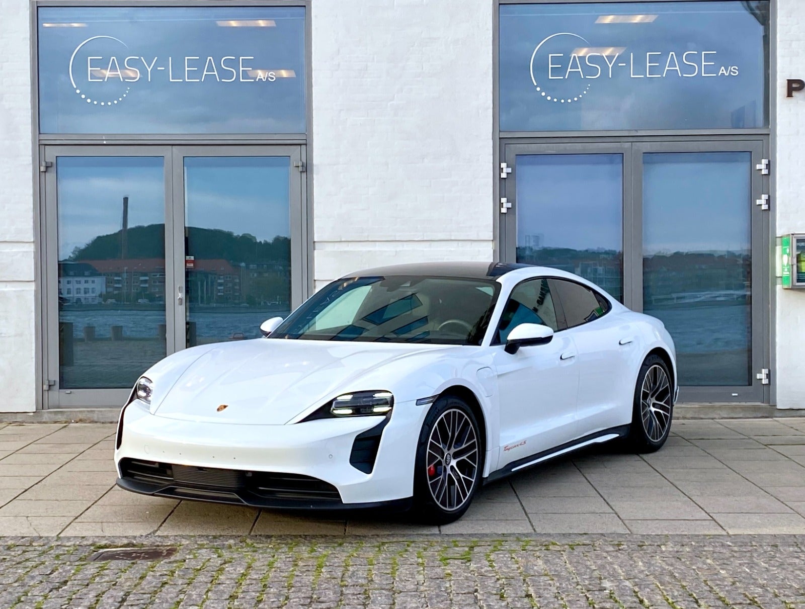 flexleasing-porsche-taycan-4s-4d-findleasing
