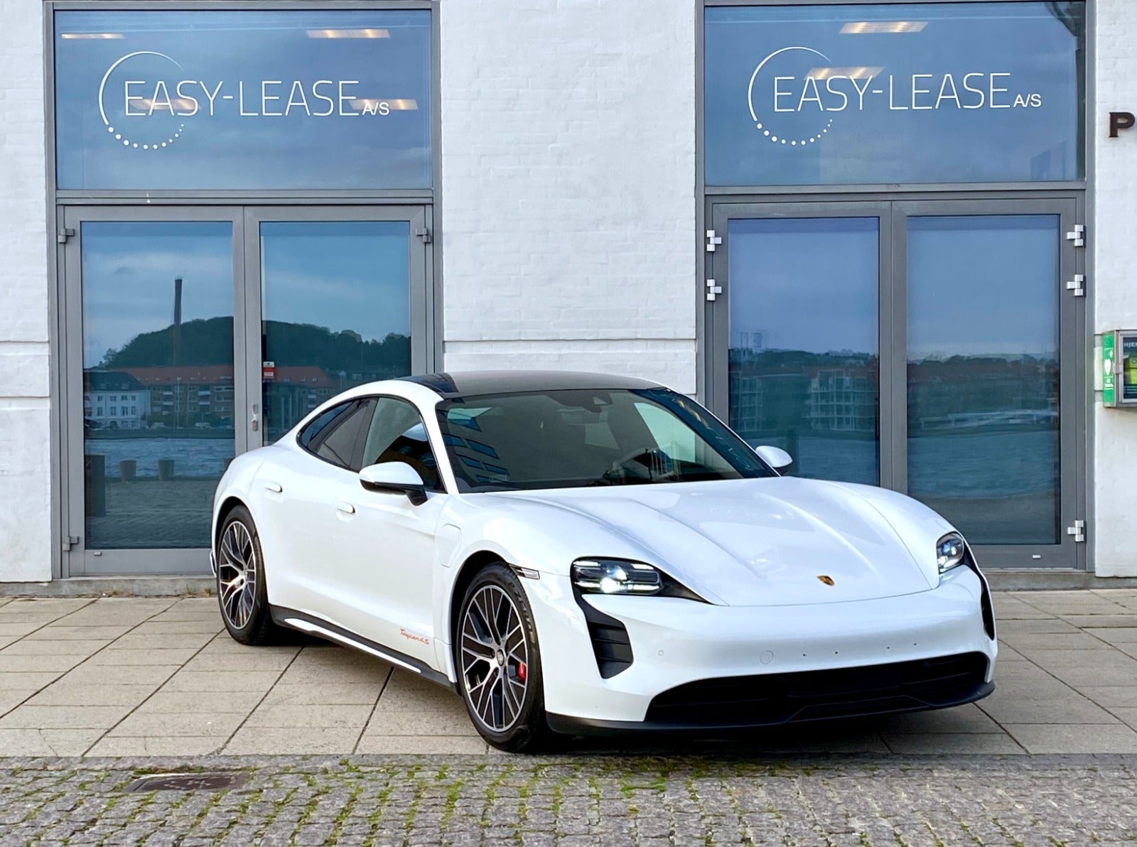flexleasing-porsche-taycan-4s-4d-findleasing