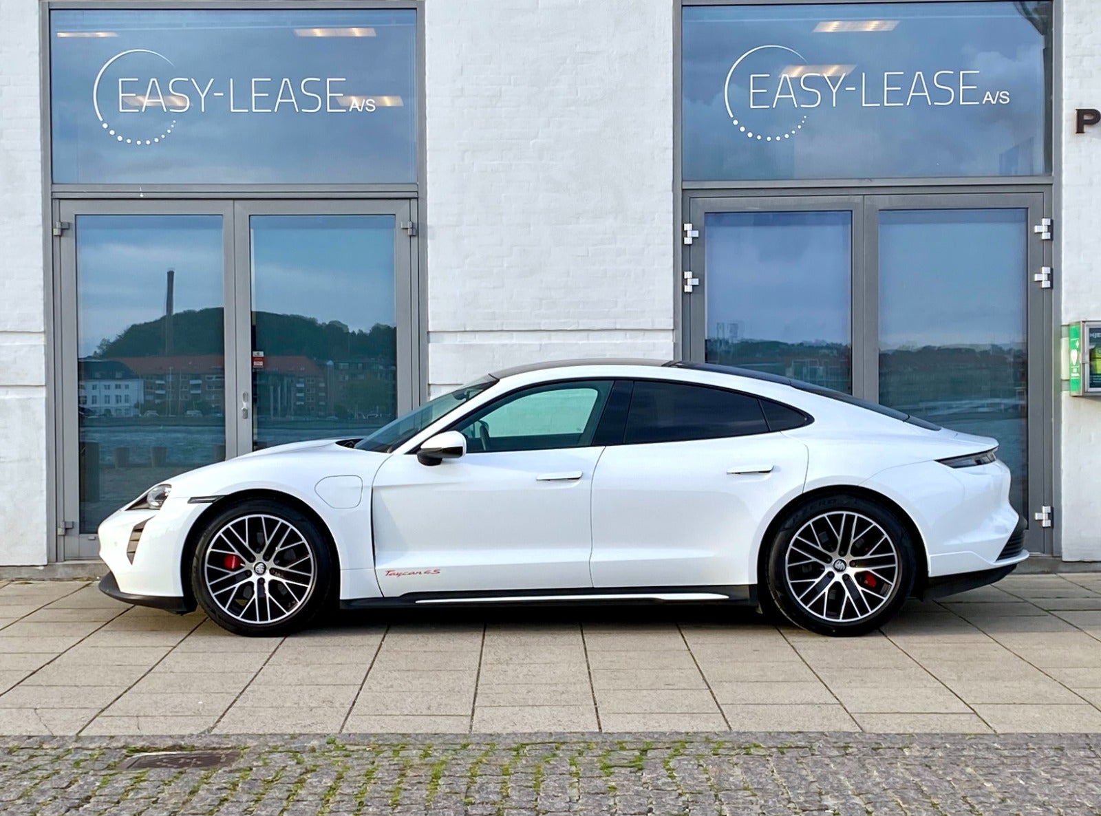 flexleasing-porsche-taycan-4s-4d-findleasing