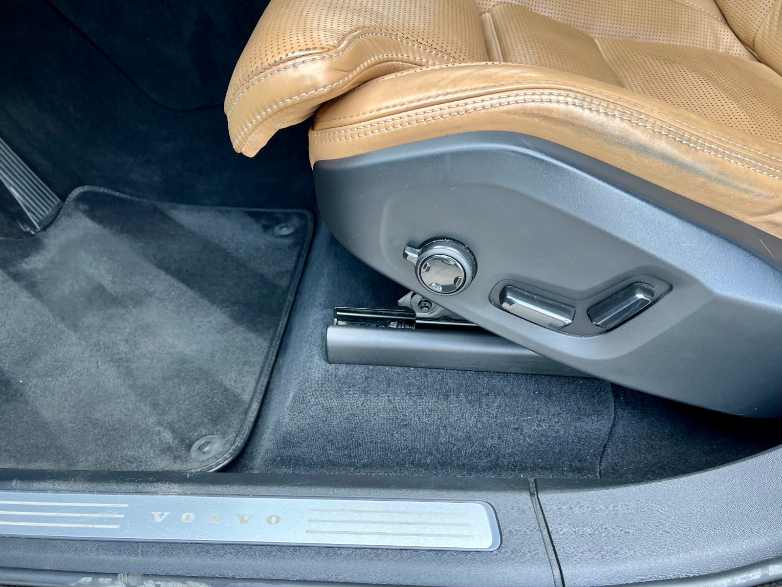 flexleasing-volvo-xc90-20-d5-235-inscription-aut-awd-7prs-5d-findleasing