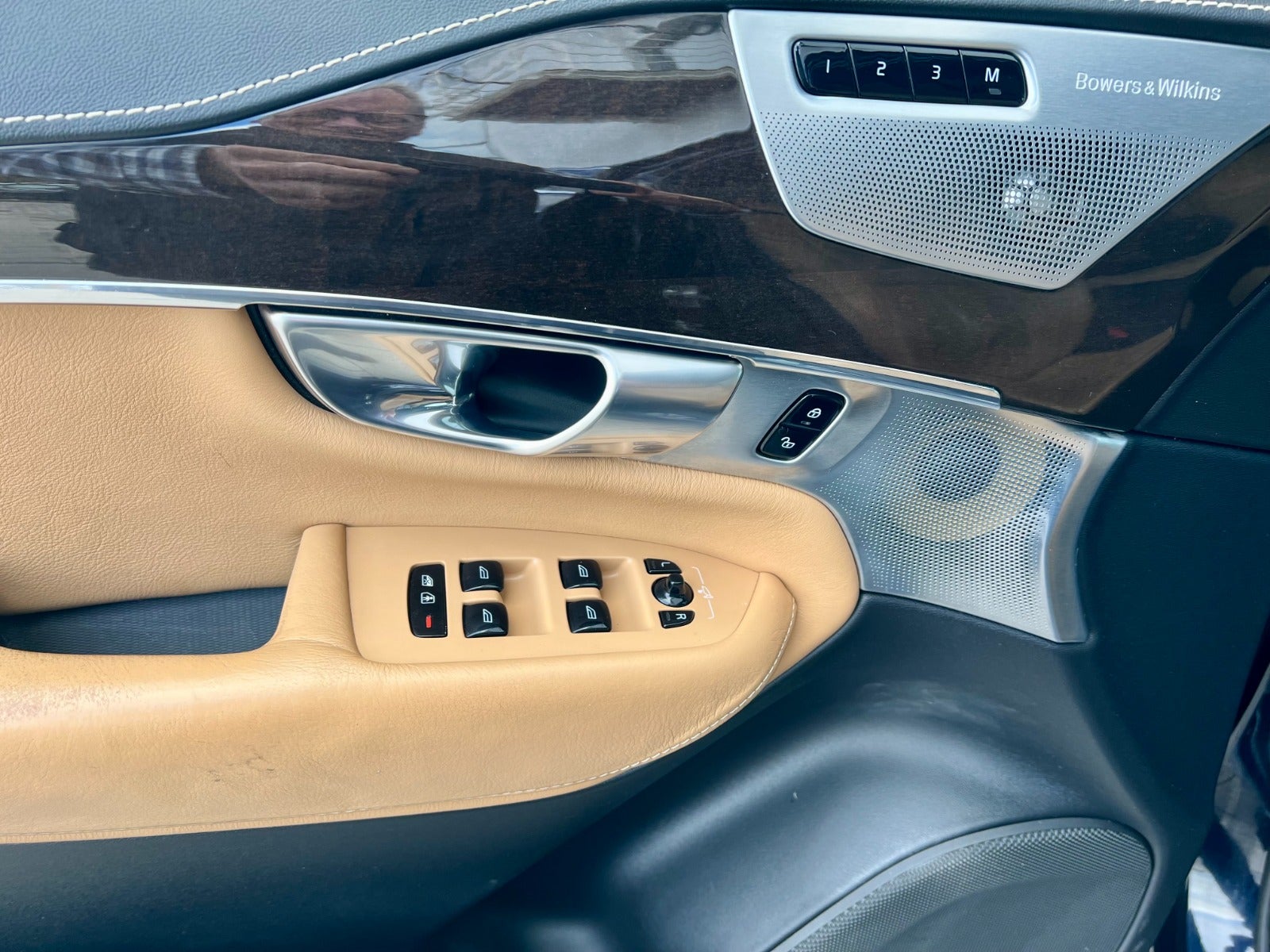 flexleasing-volvo-xc90-20-d5-235-inscription-aut-awd-7prs-5d-findleasing