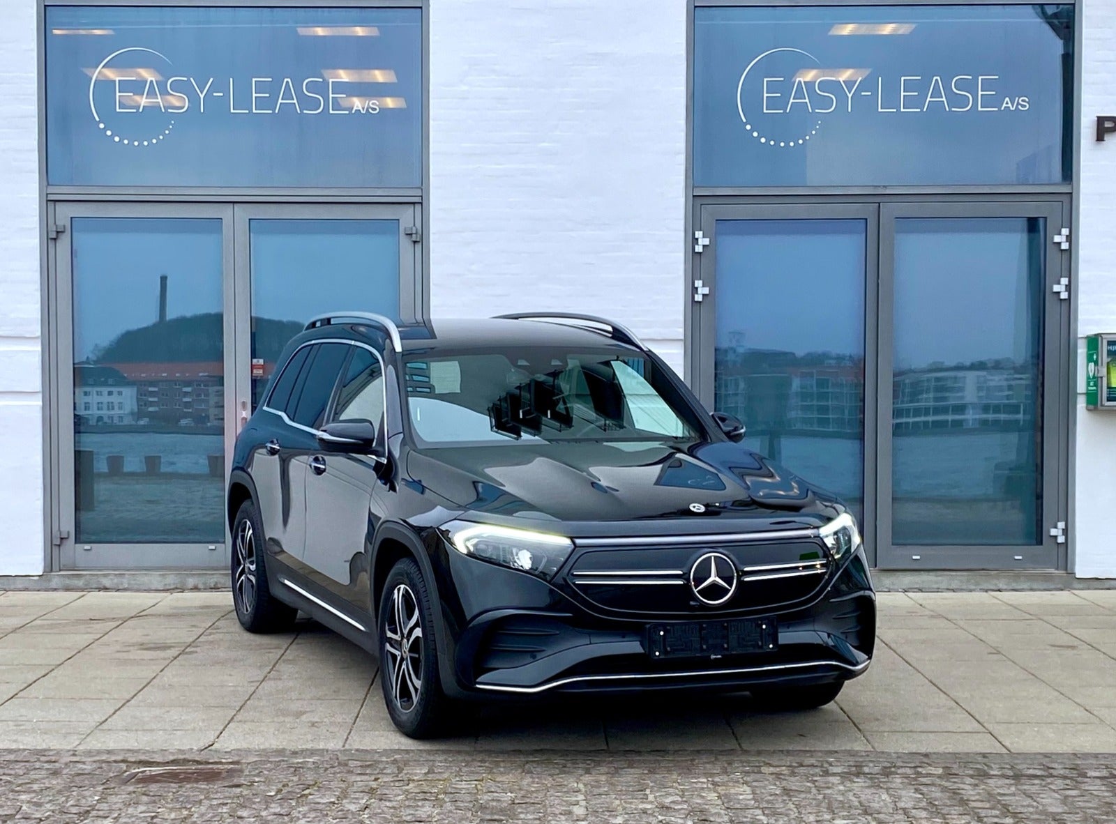 flexleasing-mercedes-eqb300-amg-line-4matic-5d-findleasing