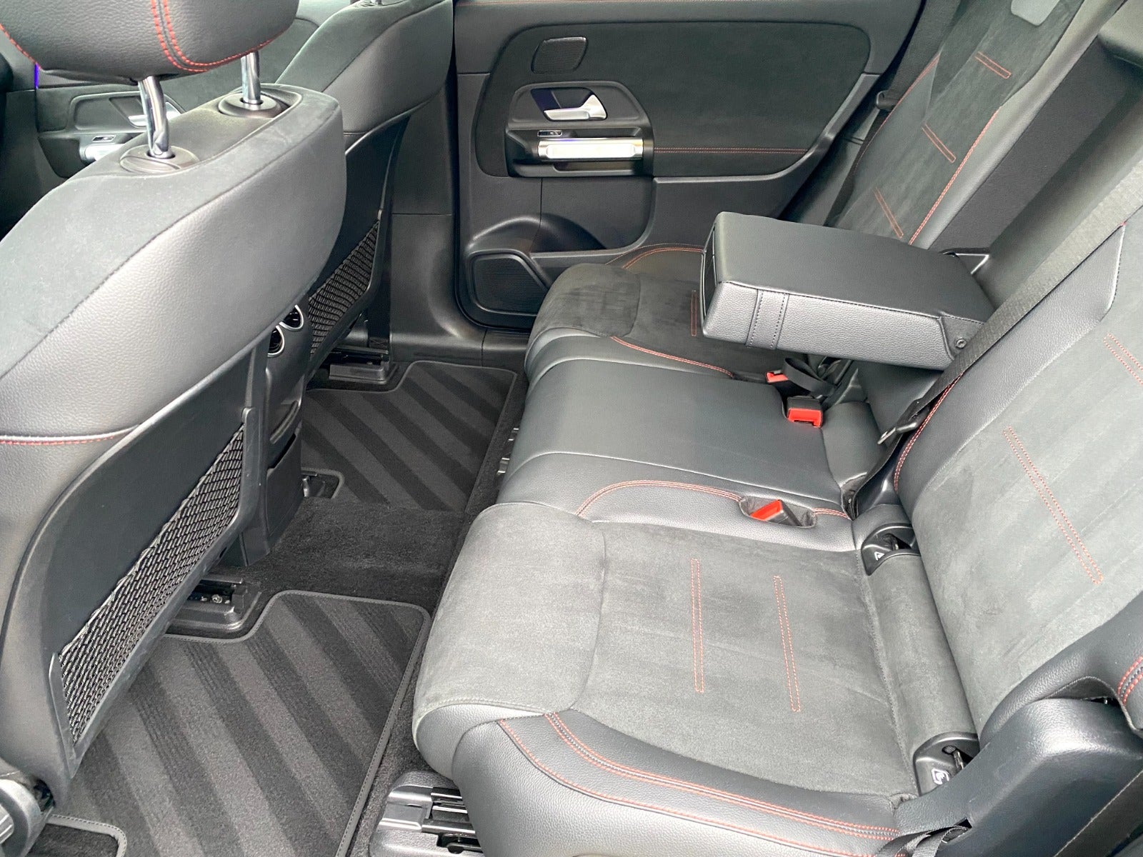 flexleasing-mercedes-eqb300-amg-line-4matic-5d-findleasing