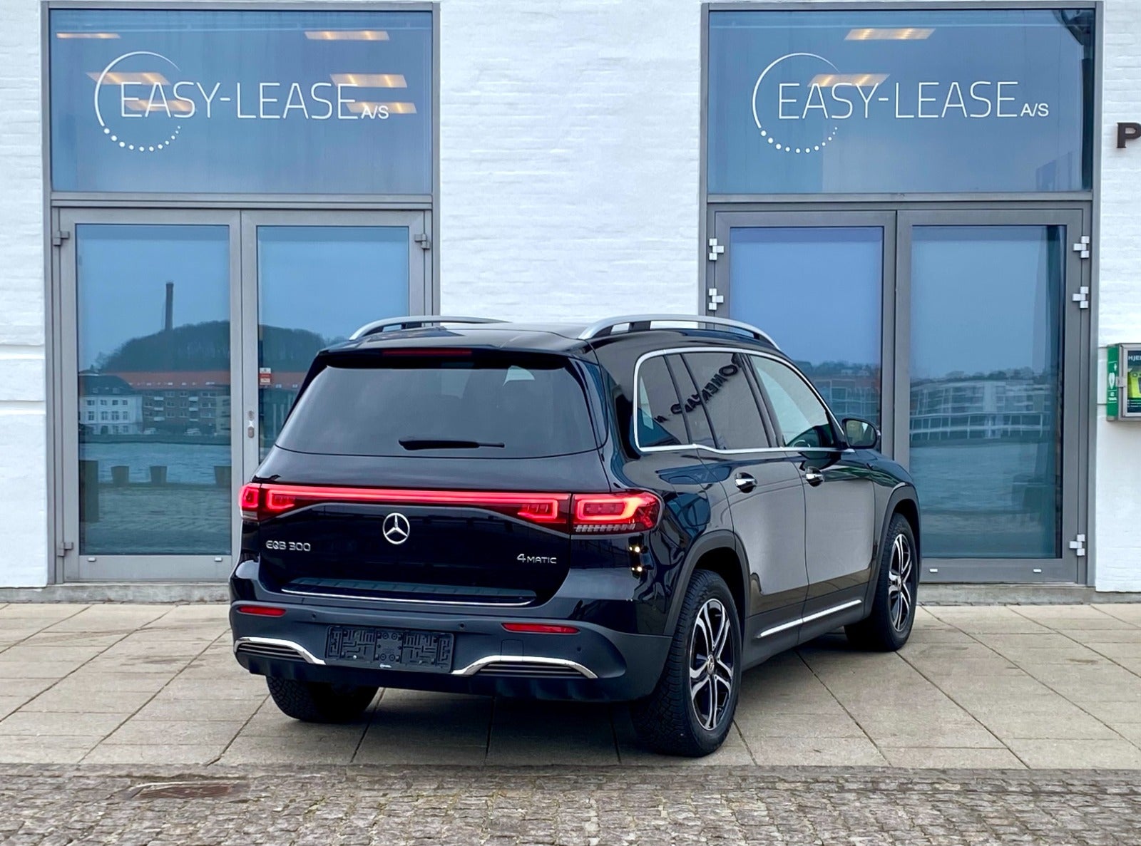 flexleasing-mercedes-eqb300-amg-line-4matic-5d-findleasing
