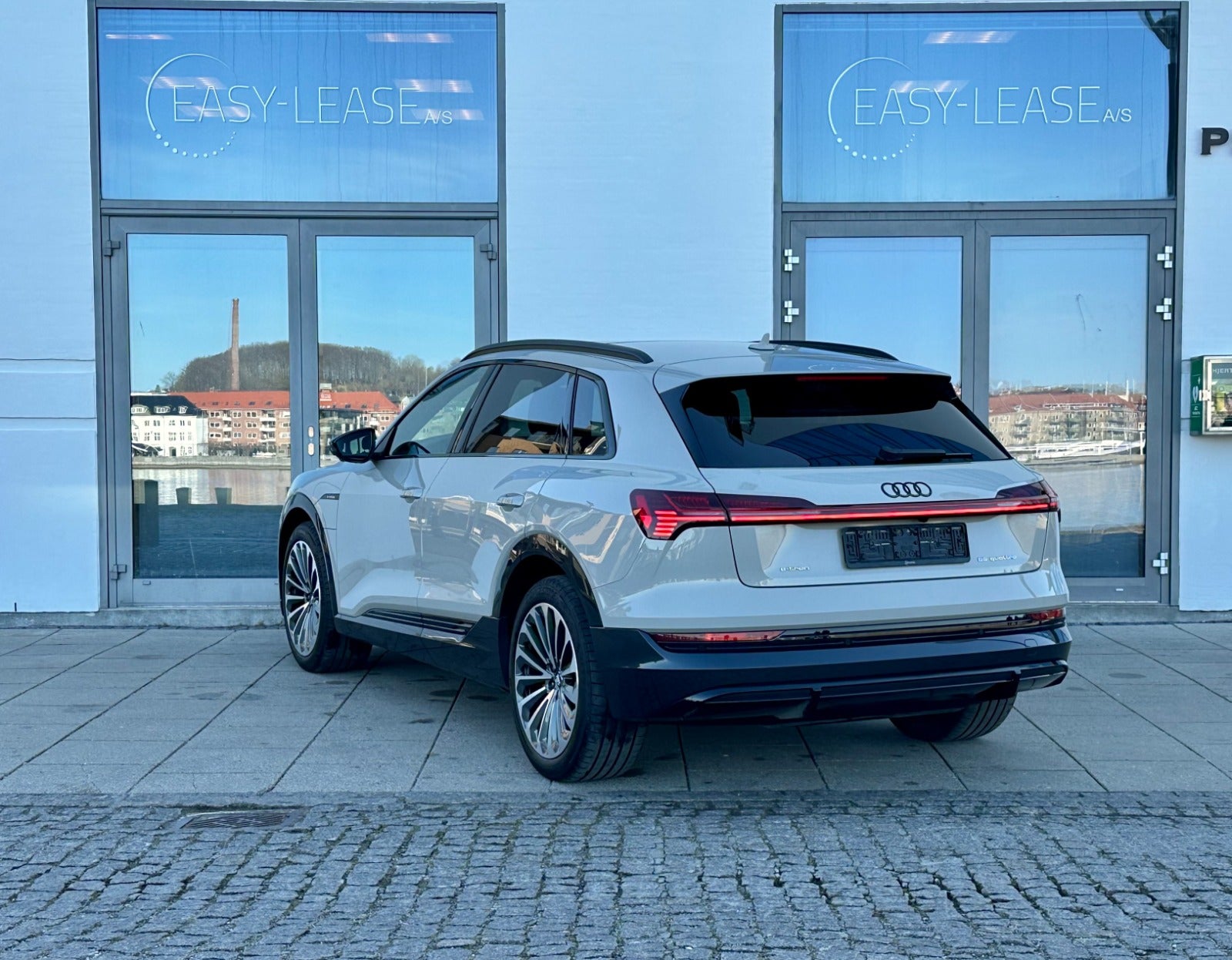 flexleasing-audi-e-tron-55-s-line-quattro-5d-findleasing