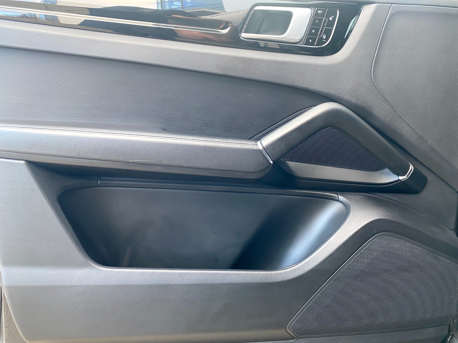 flexleasing-porsche-cayenne-30-tiptr-5d-findleasing