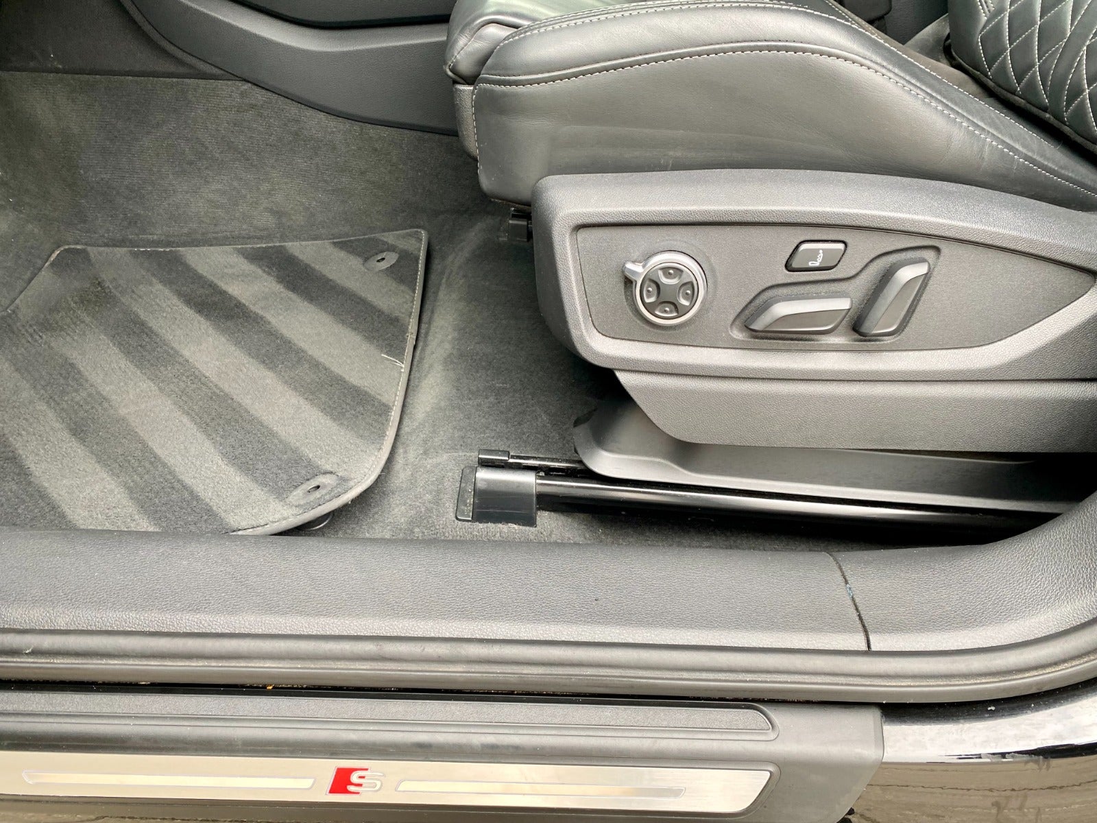 flexleasing-audi-sq5-30-tfsi-quattro-tiptr-5d-findleasing