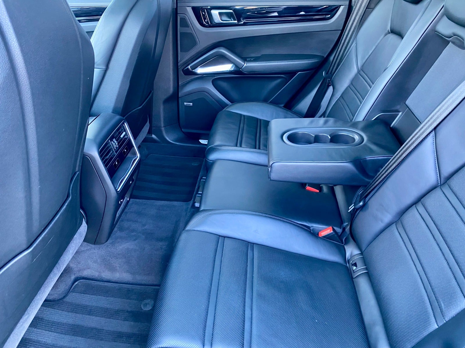 flexleasing-porsche-cayenne-turbo-40-tiptr-5d-findleasing