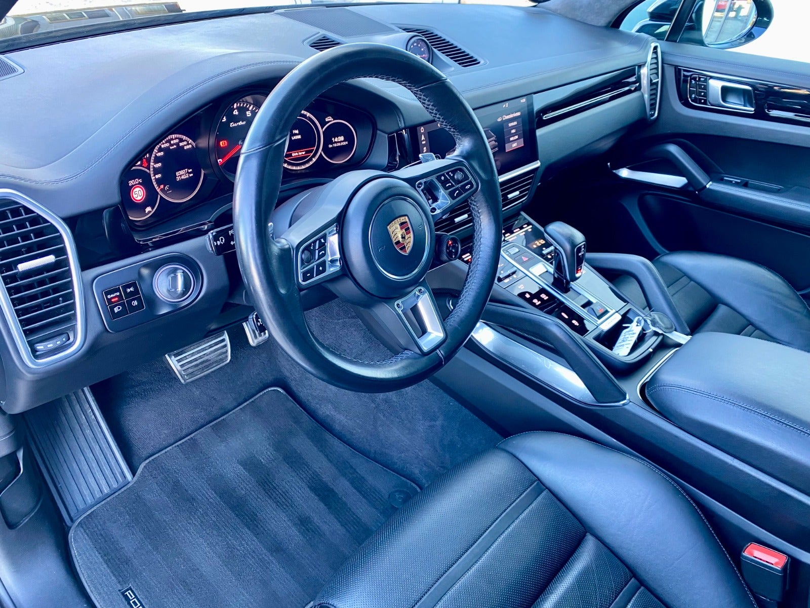 flexleasing-porsche-cayenne-turbo-40-tiptr-5d-findleasing