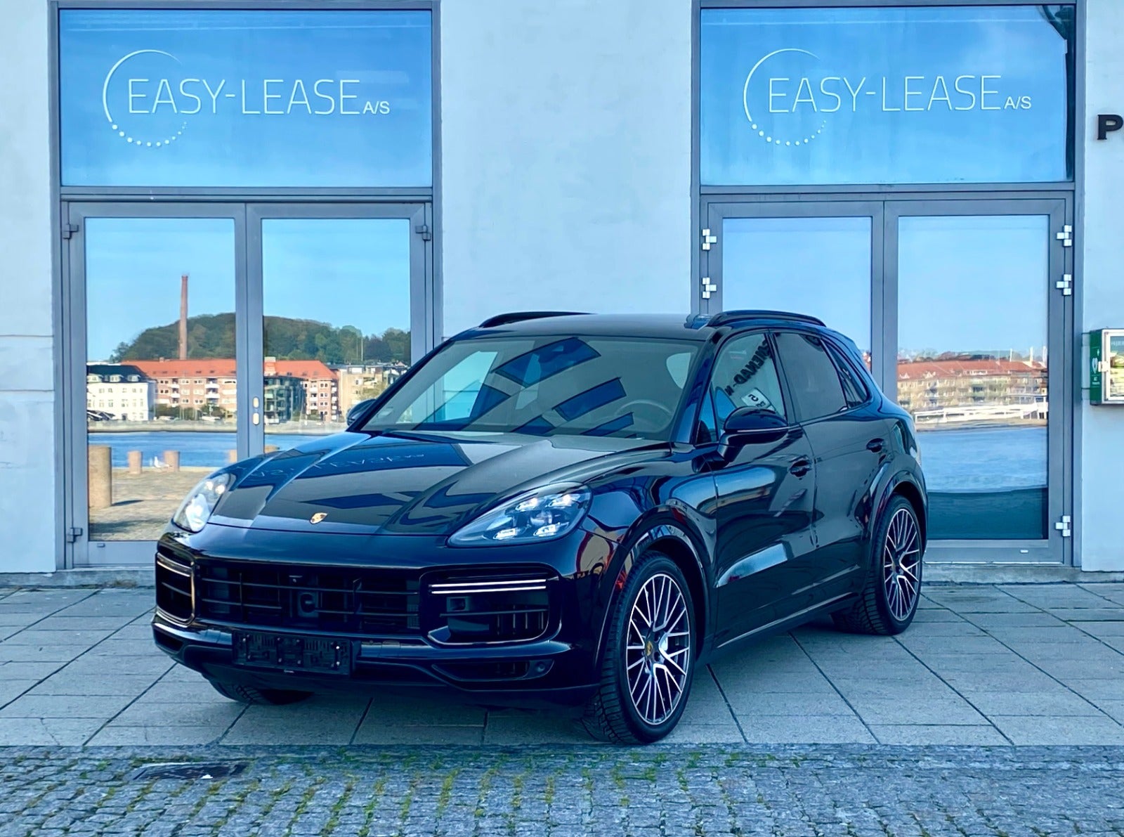 flexleasing-porsche-cayenne-turbo-40-tiptr-5d-findleasing