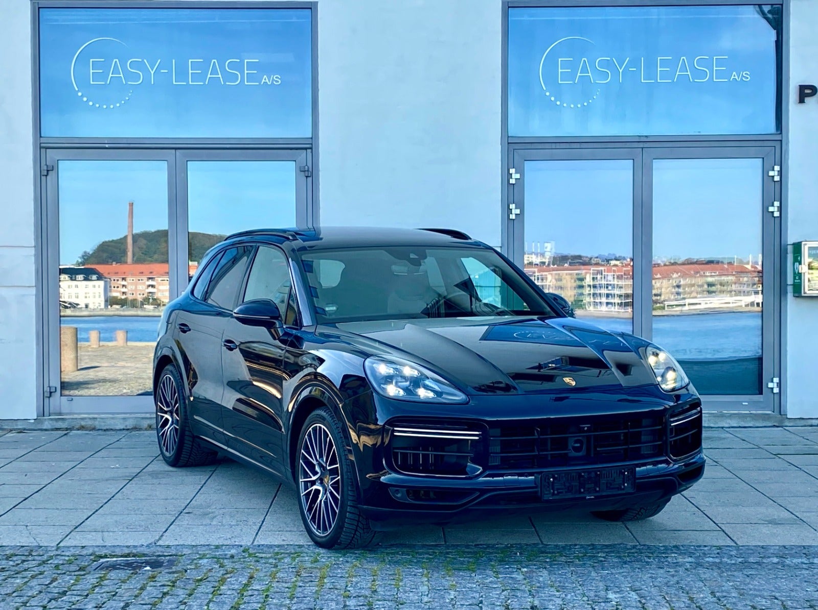 flexleasing-porsche-cayenne-turbo-40-tiptr-5d-findleasing