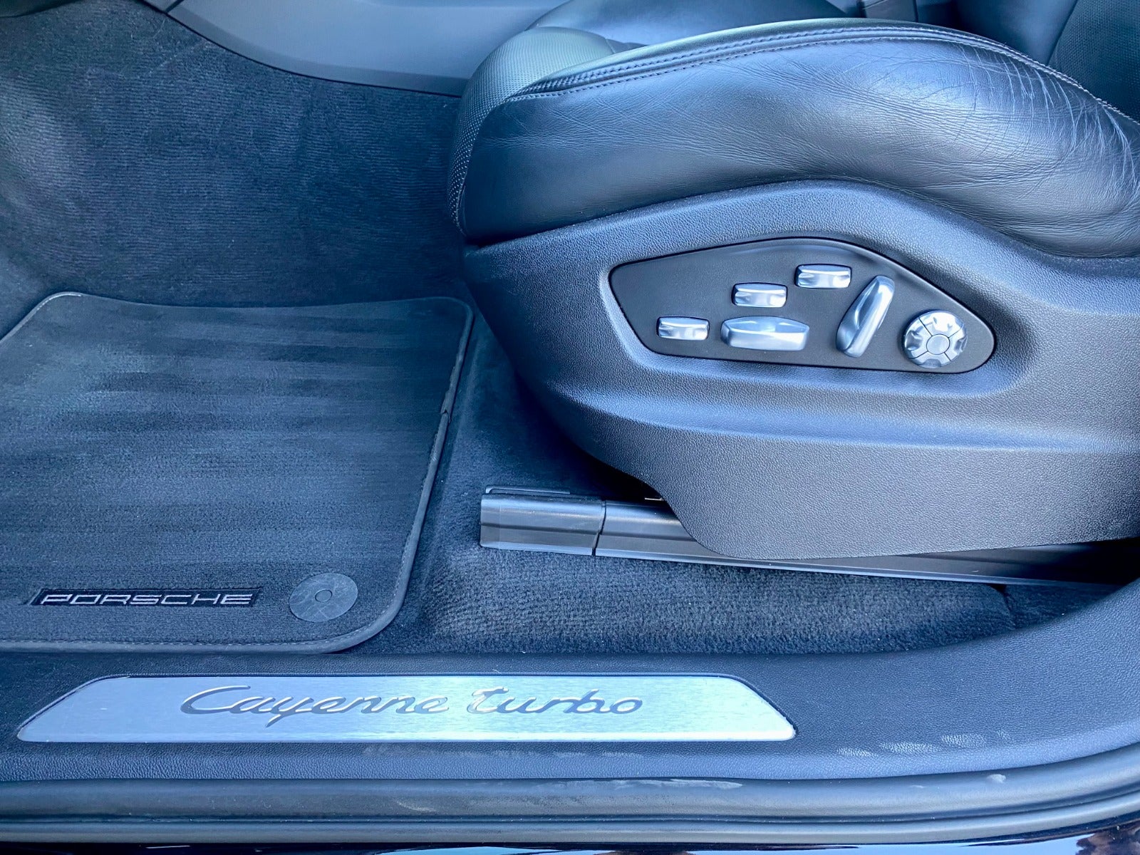 flexleasing-porsche-cayenne-turbo-40-tiptr-5d-findleasing