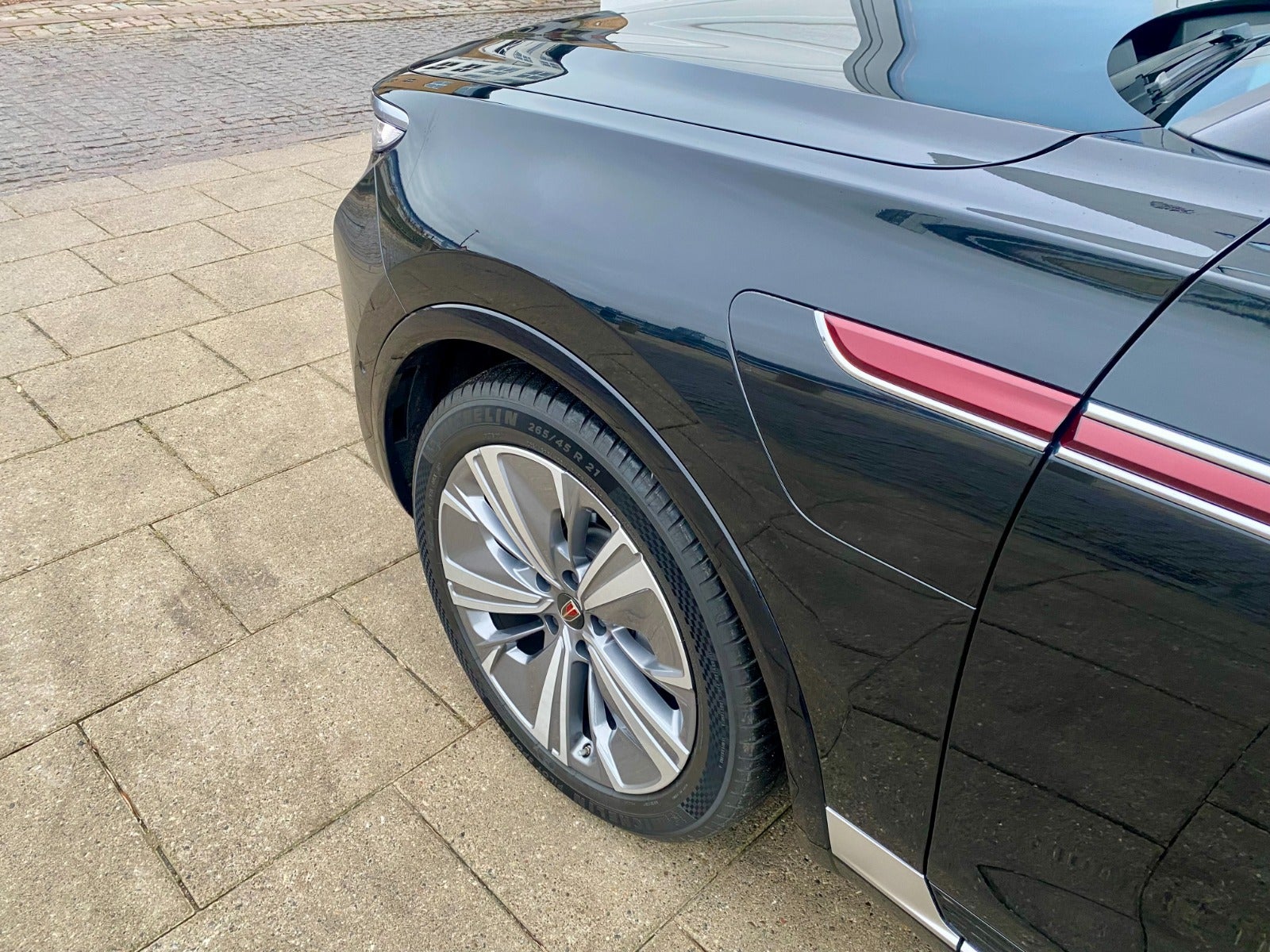 flexleasing-hongqi-e-hs9-99-exclusive-5d-findleasing