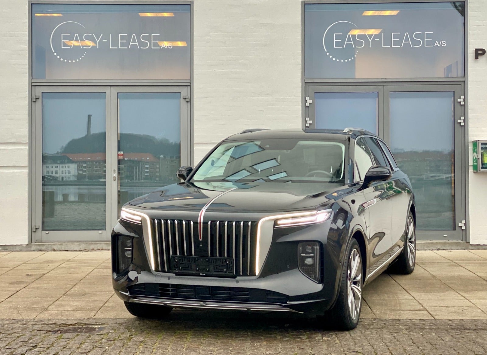 flexleasing-hongqi-e-hs9-99-exclusive-5d-findleasing