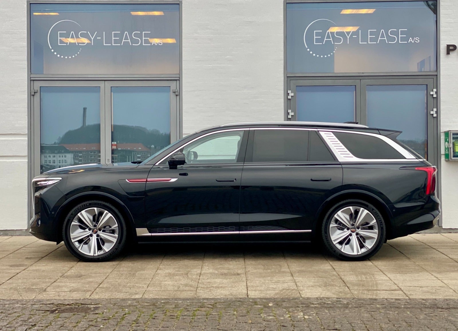 flexleasing-hongqi-e-hs9-99-exclusive-5d-findleasing