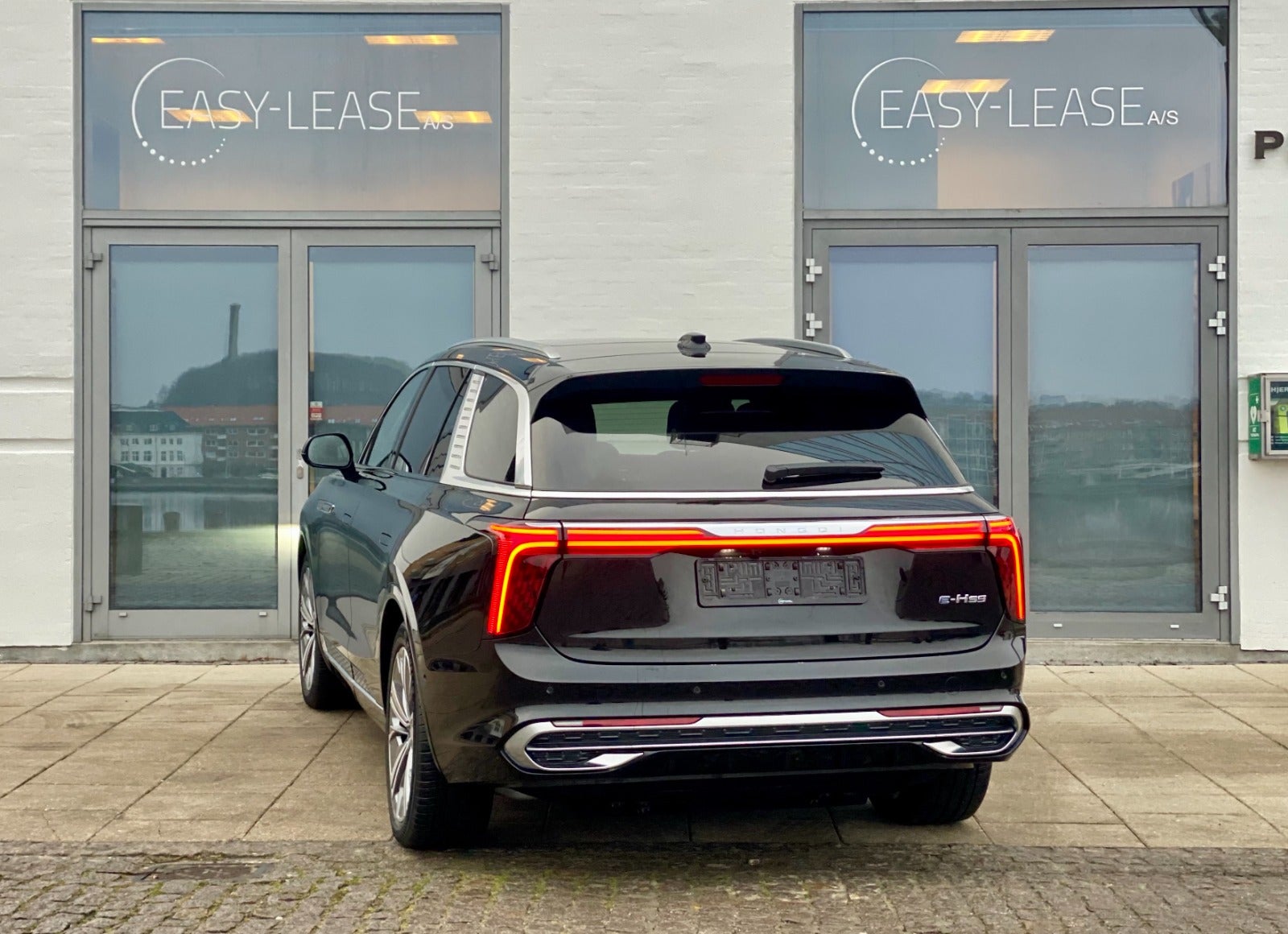 flexleasing-hongqi-e-hs9-99-exclusive-5d-findleasing