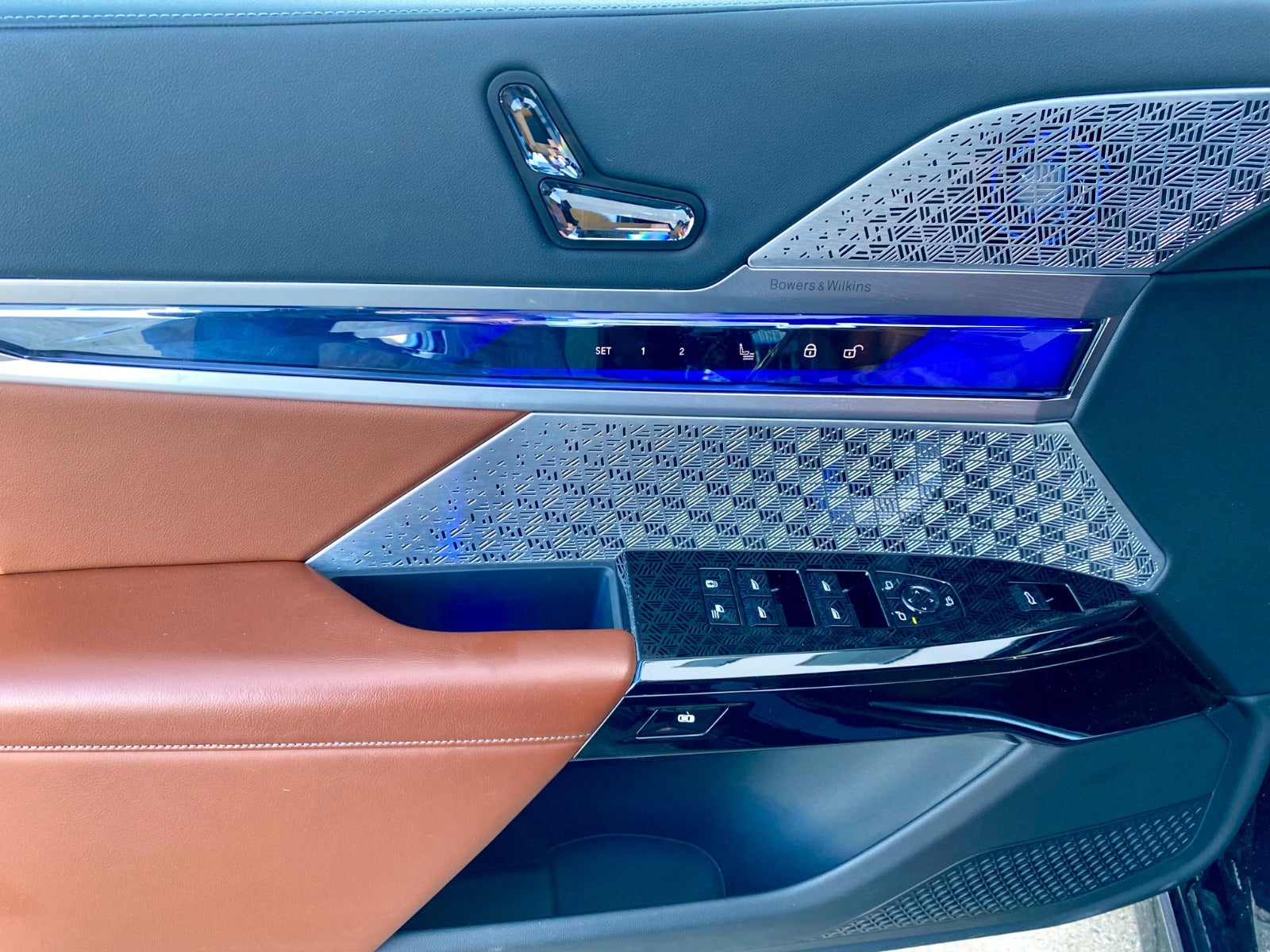 flexleasing-bmw-i7-xdrive60-m-sport-4d-findleasing