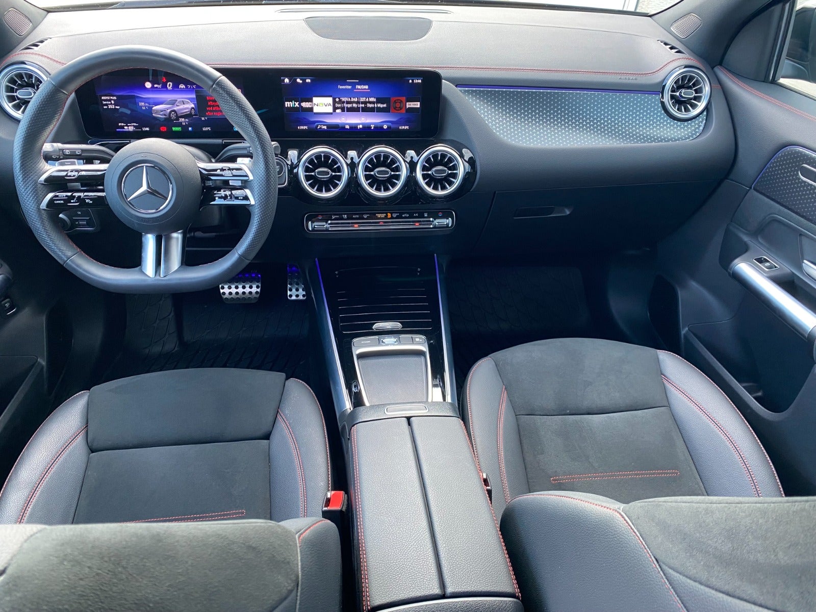 flexleasing-mercedes-eqa300-amg-line-4matic-5d-findleasing