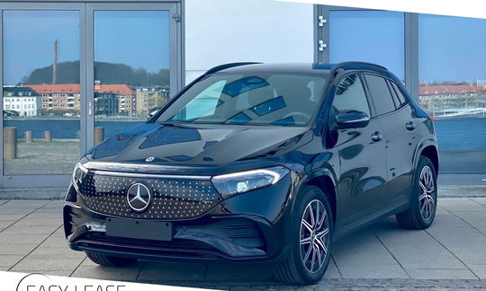 Mercedes EQA300  AMG Line 4Matic 5d