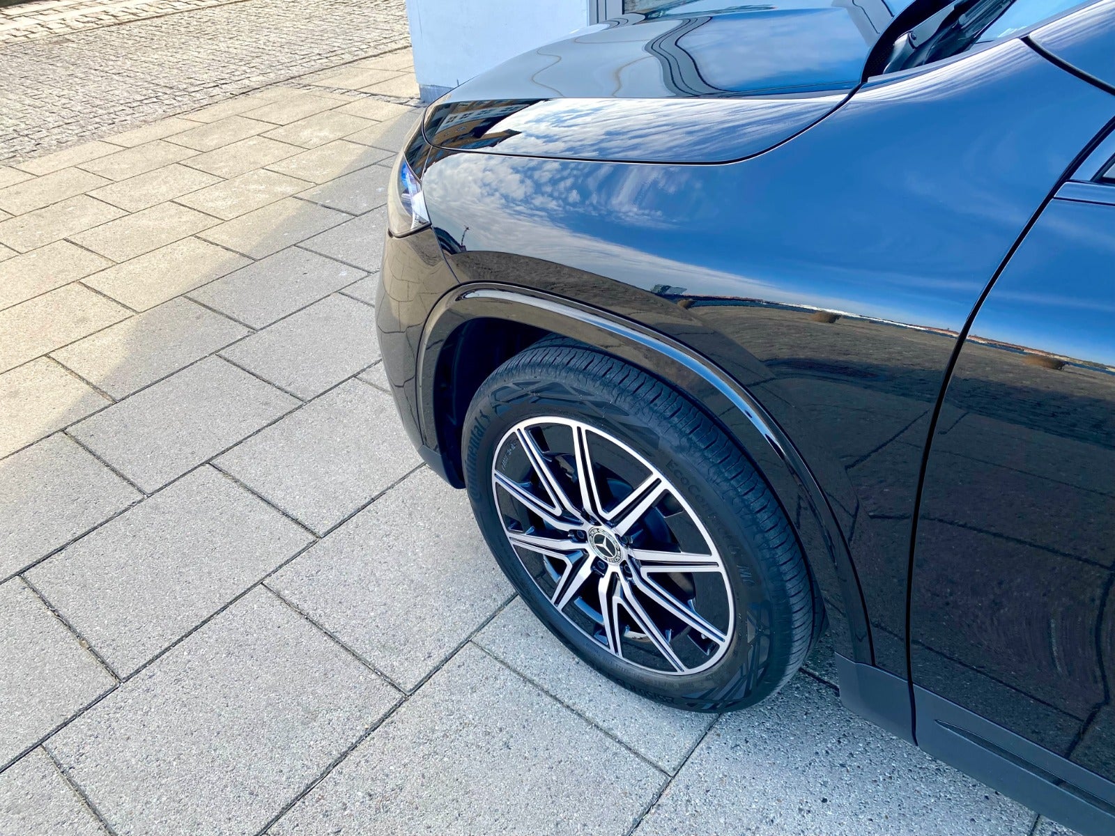 flexleasing-mercedes-eqa300-amg-line-4matic-5d-findleasing
