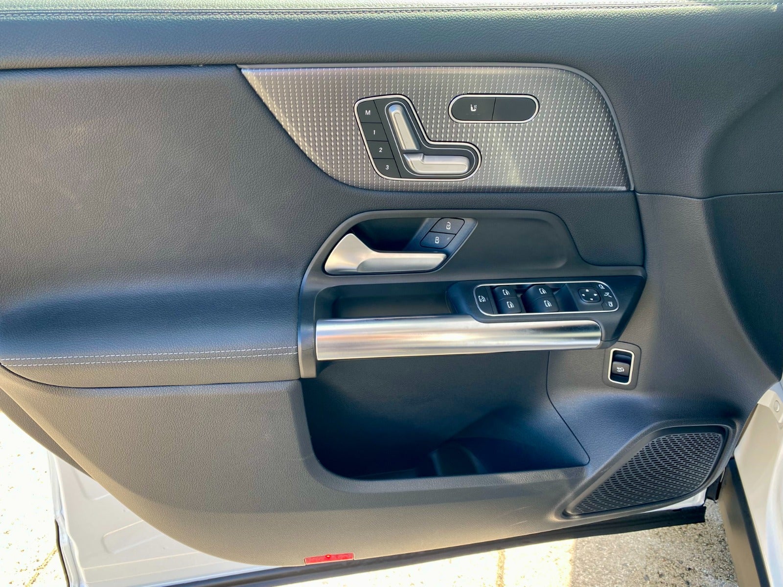 flexleasing-mercedes-eqa250-amg-line-5d-findleasing