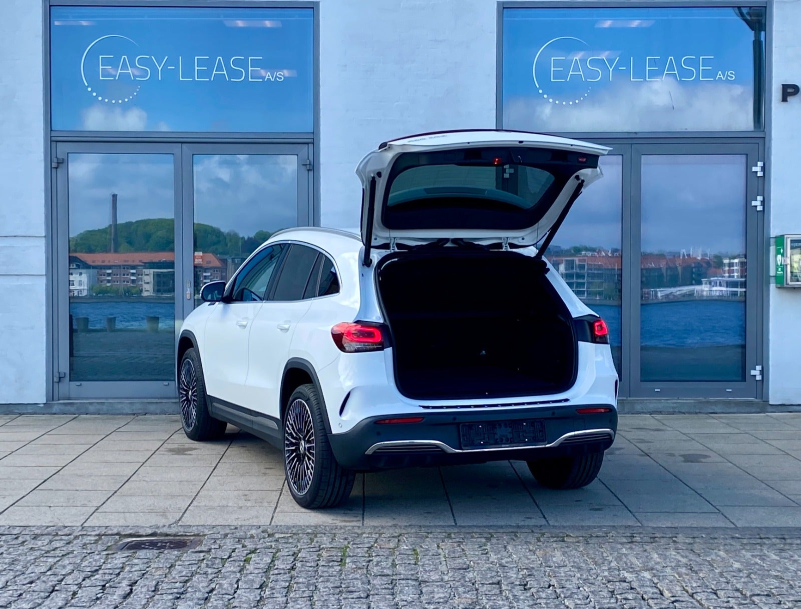 flexleasing-mercedes-eqa250-amg-line-5d-findleasing