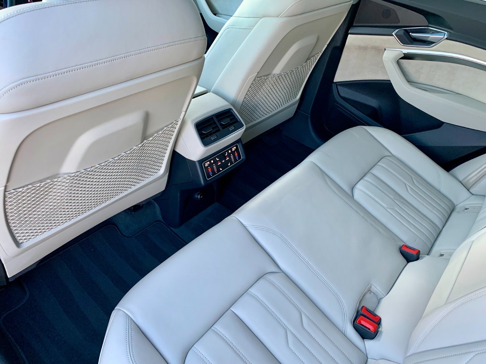 flexleasing-audi-e-tron-55-quattro-5d-findleasing