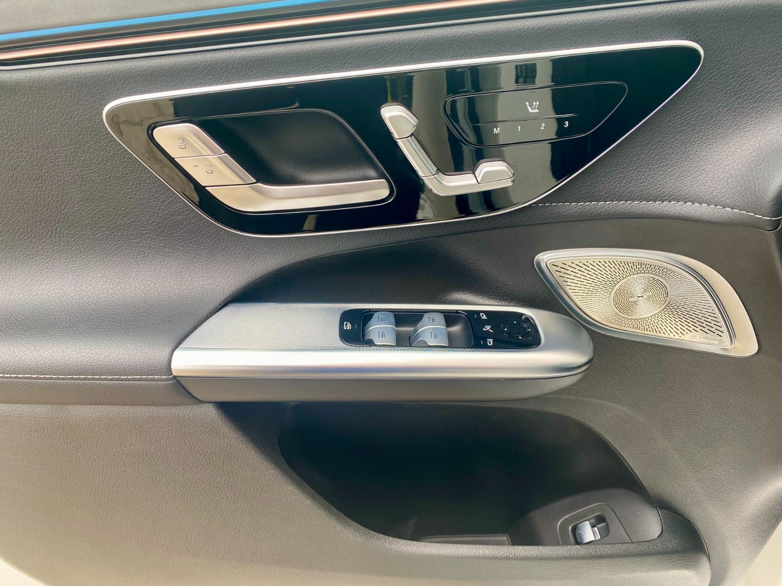 flexleasing-mercedes-eqe350-suv-amg-premium-4matic-5d-findleasing