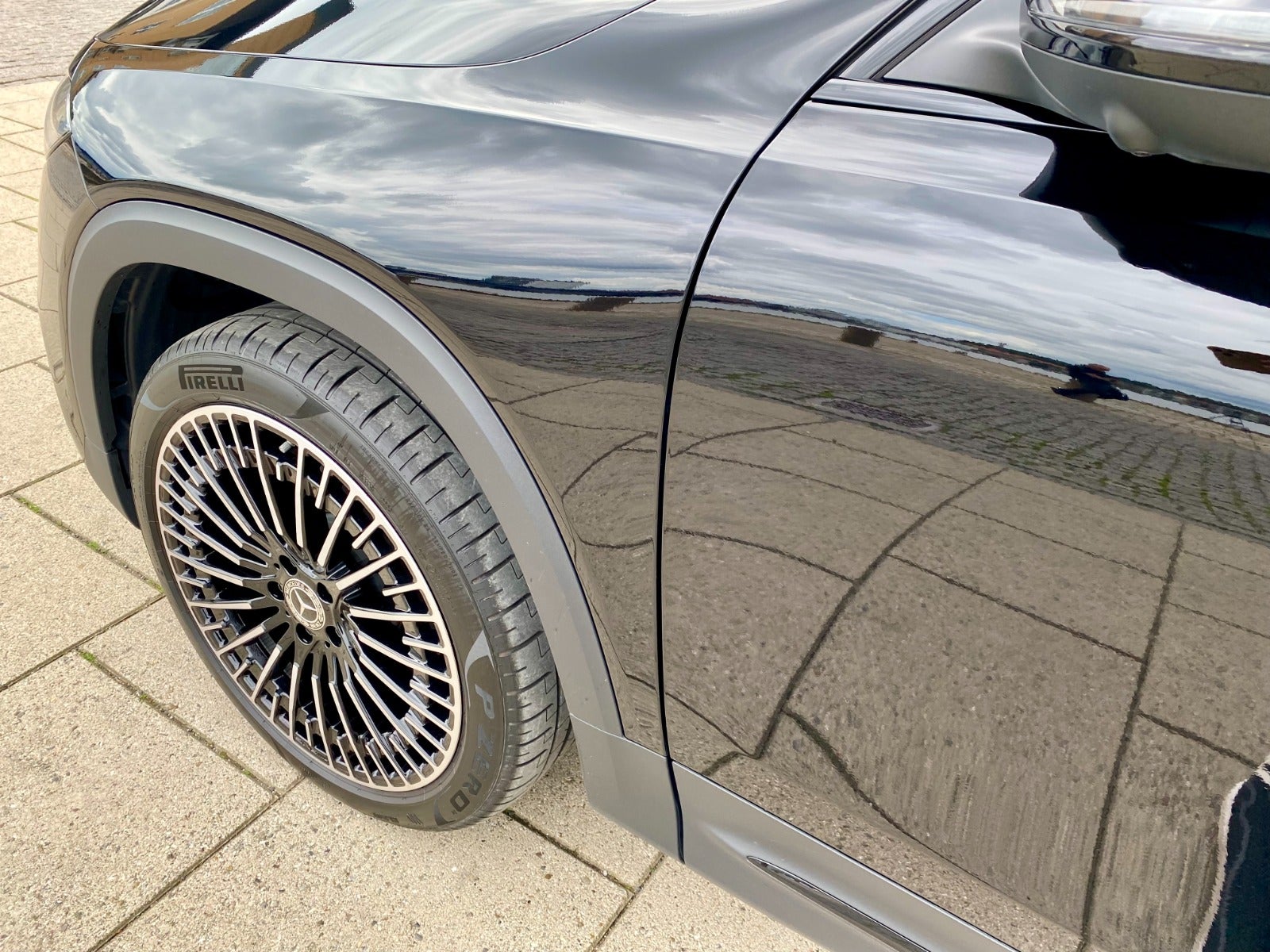 flexleasing-mercedes-eqb300-amg-line-4matic-5d-findleasing
