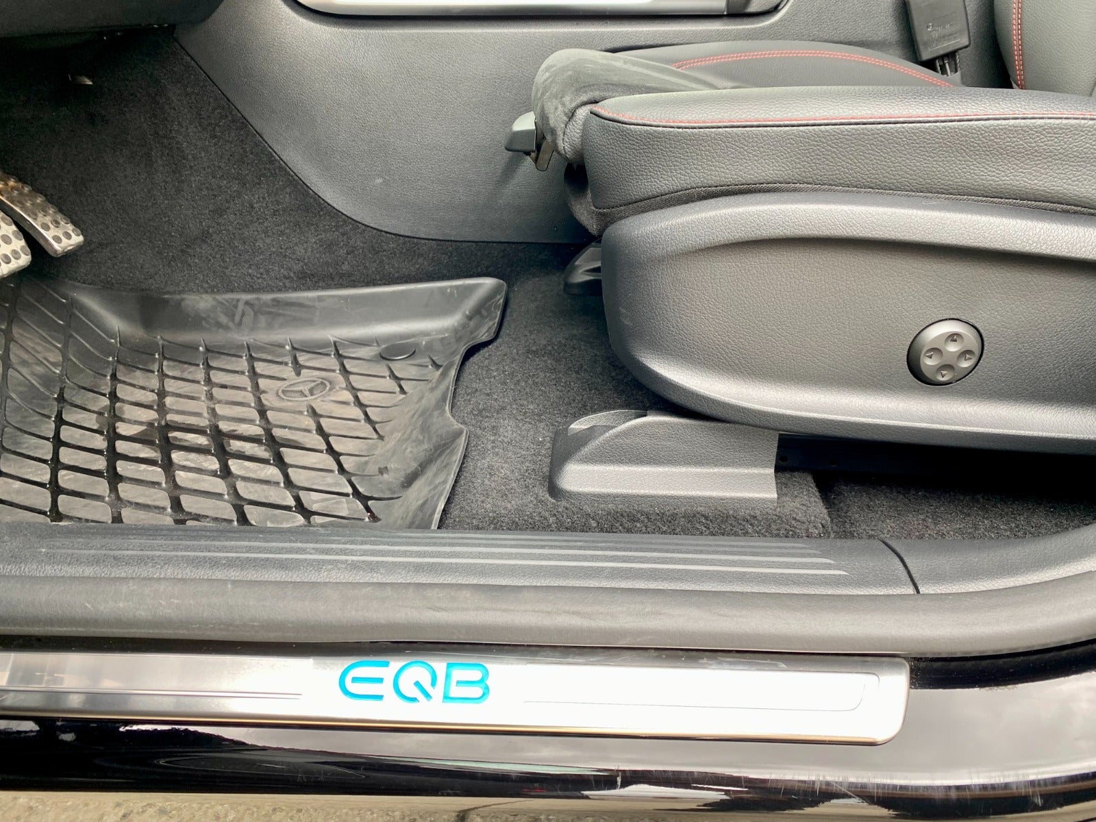 flexleasing-mercedes-eqb300-amg-line-4matic-5d-findleasing
