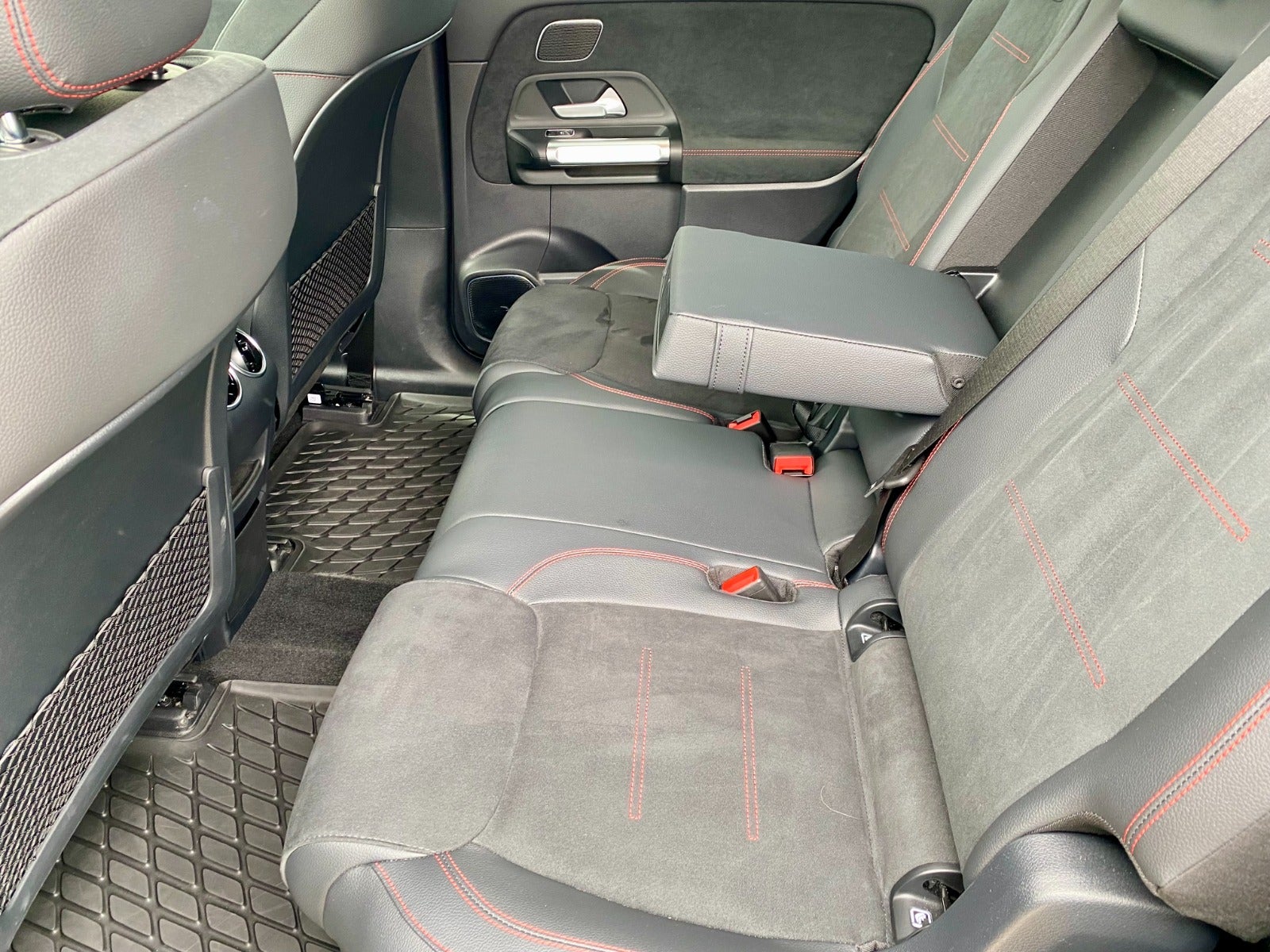 flexleasing-mercedes-eqb300-amg-line-4matic-5d-findleasing