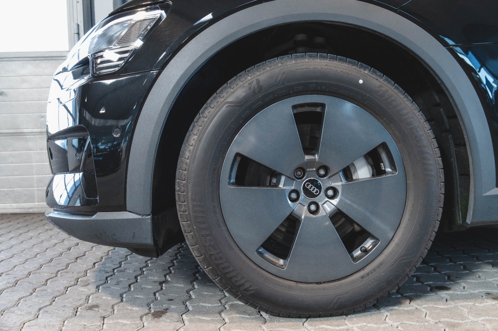 flexleasing-audi-e-tron-50-quattro-5d-findleasing