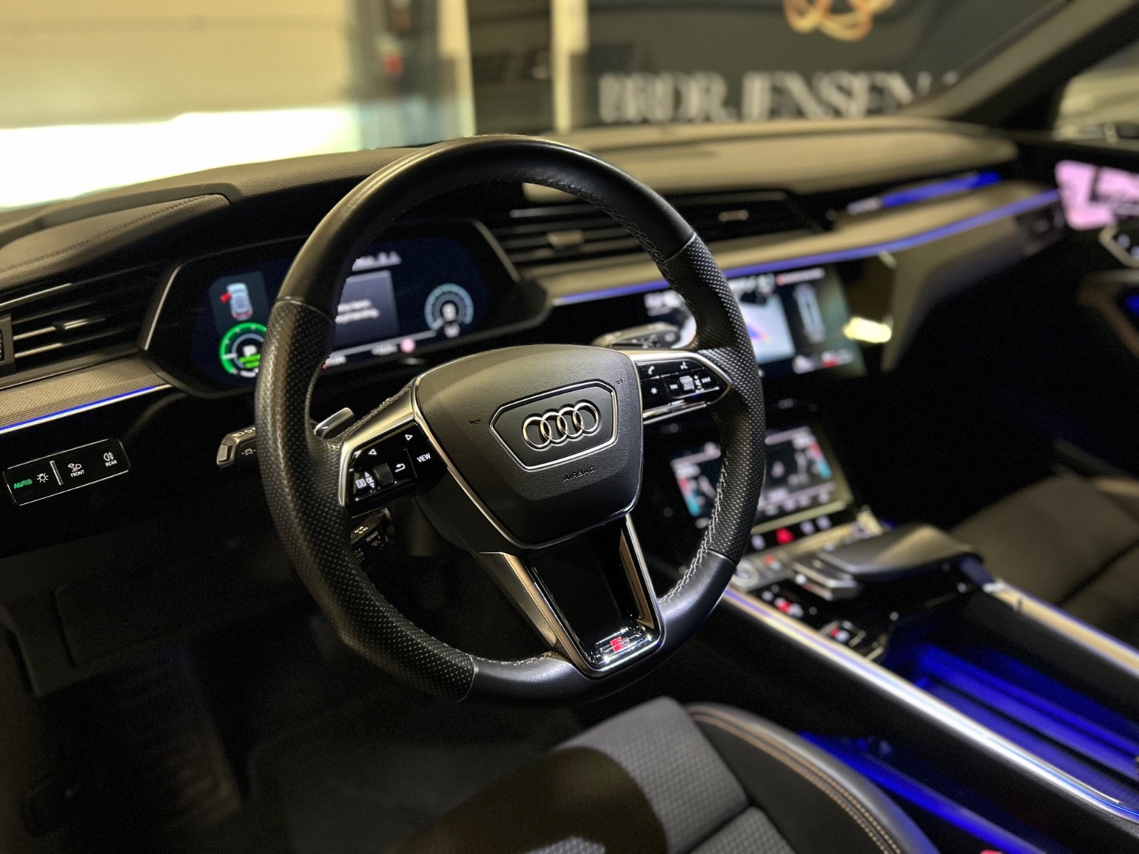 flexleasing-audi-e-tron-55-black-edition-s-line-quattro-5d-findleasing