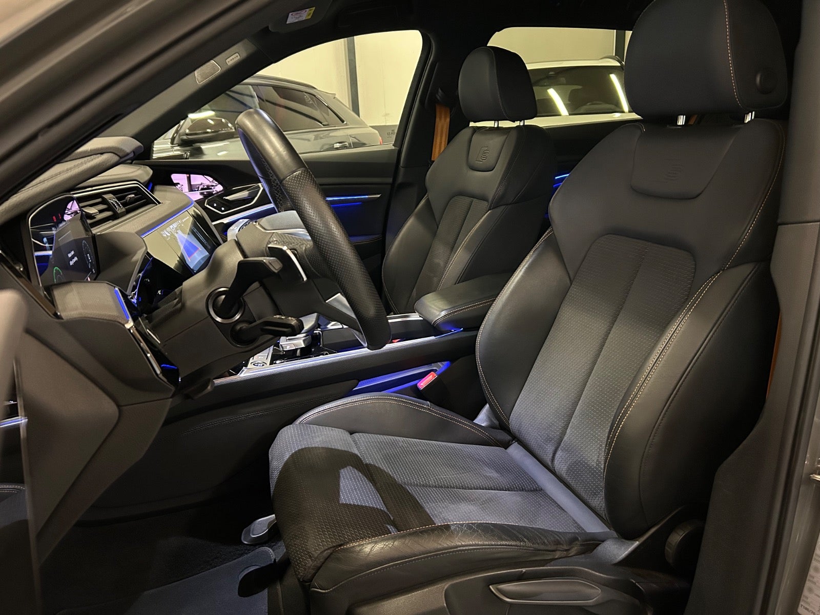 flexleasing-audi-e-tron-55-black-edition-s-line-quattro-5d-findleasing