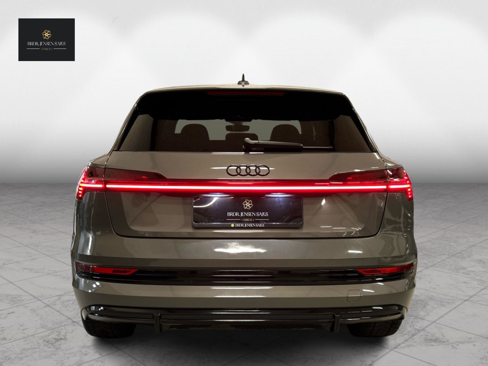 flexleasing-audi-e-tron-55-black-edition-s-line-quattro-5d-findleasing