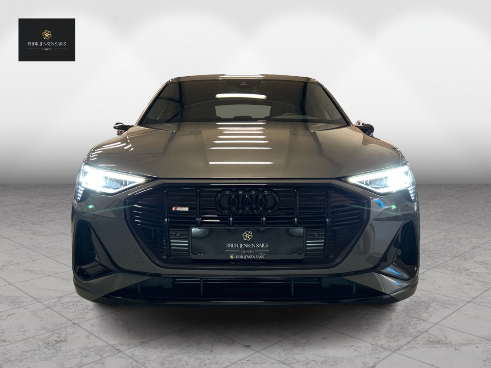 flexleasing-audi-e-tron-55-black-edition-s-line-quattro-5d-findleasing