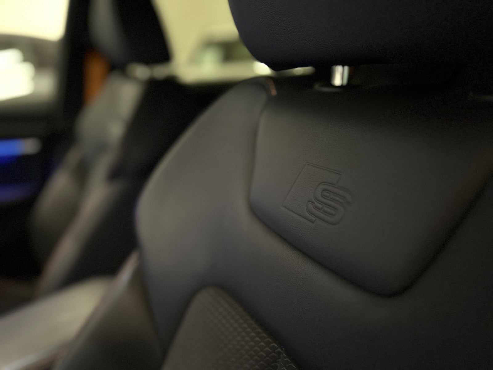 flexleasing-audi-e-tron-55-black-edition-s-line-quattro-5d-findleasing