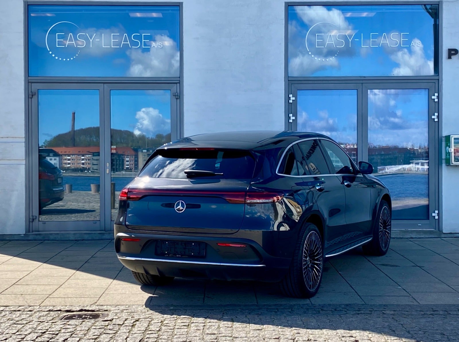 flexleasing-mercedes-eqc400-amg-line-4matic-5d-findleasing