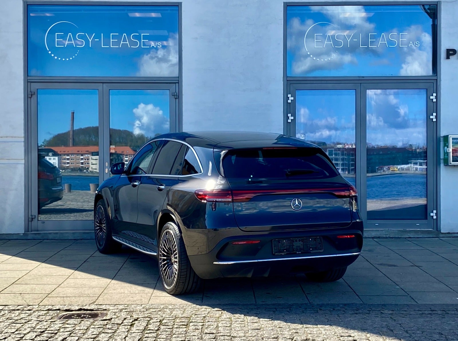 flexleasing-mercedes-eqc400-amg-line-4matic-5d-findleasing