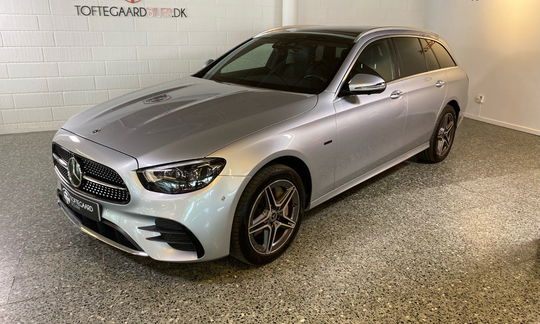 Mercedes E300 de 2,0 AMG Line stc. aut. 4Matic 5d