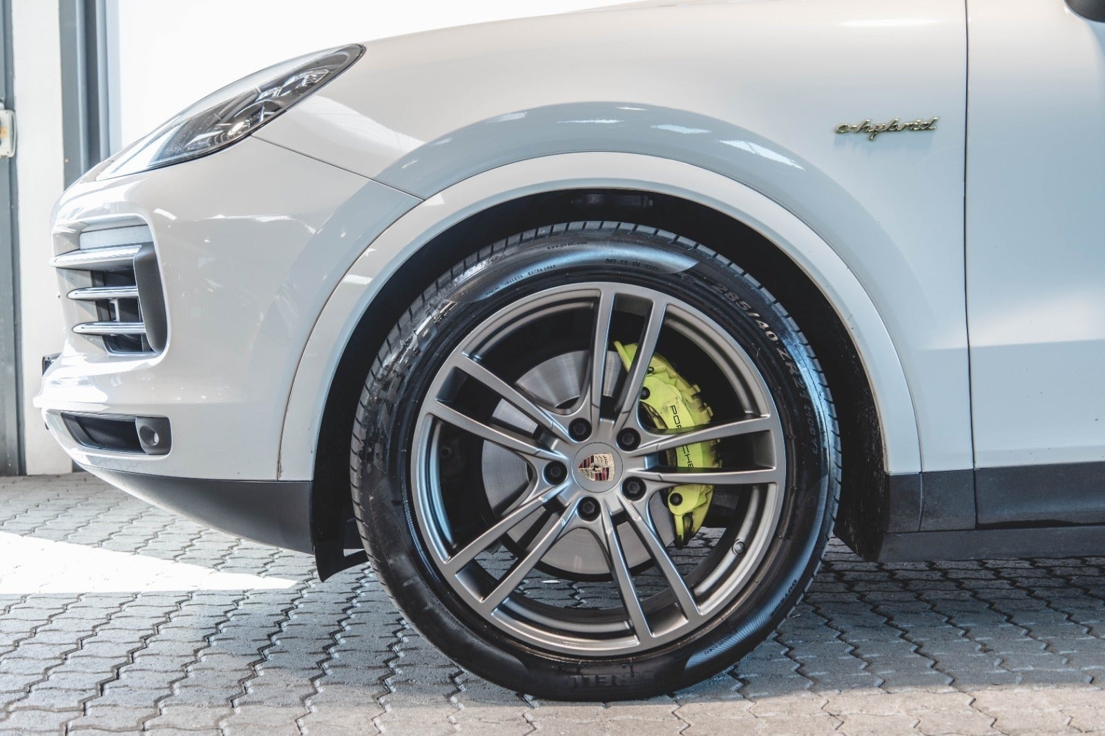 flexleasing-porsche-cayenne-30-e-hybrid-tiptr-5d-findleasing